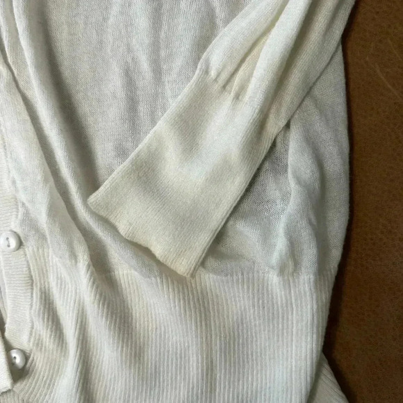 Jarbo Cream Color Cardigan Women’s Size 1 (Small) Flawed - Picture 4 of 10
